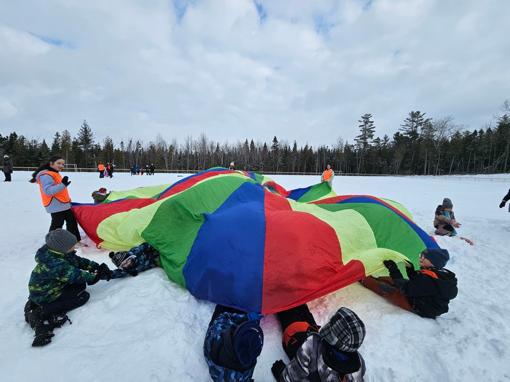 École Arc-en-ciel célébre sa Journée sportive d’hiver!